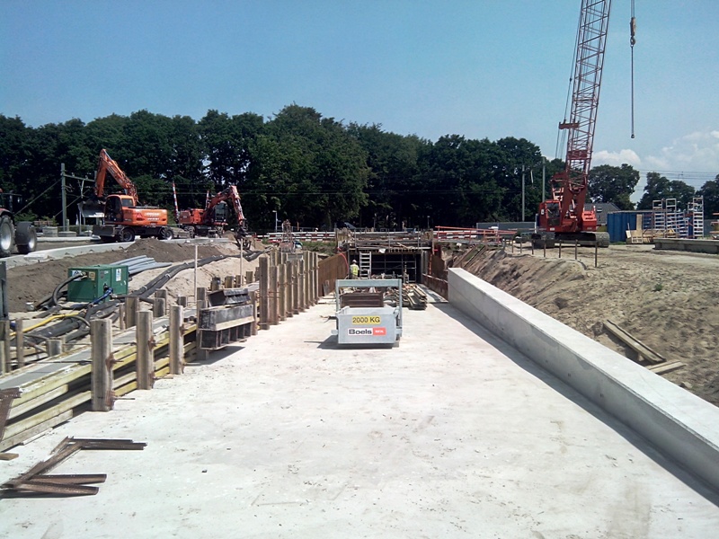 Weisteeg tunnel station harderwijk 2015 rotonde2