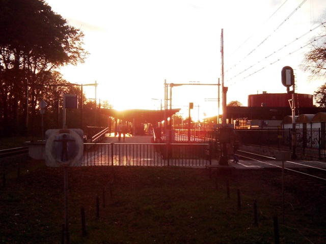 Station Harderwijk ondergaande zon X1